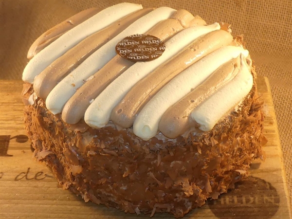 ALL CHOCOLAT DRIP CAKE