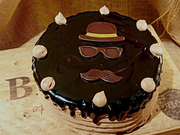 DADDY'S CHOCOLAT DRIP CAKE