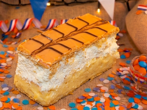 OOSTENRIJKSE ORANJE TOMPOUCE